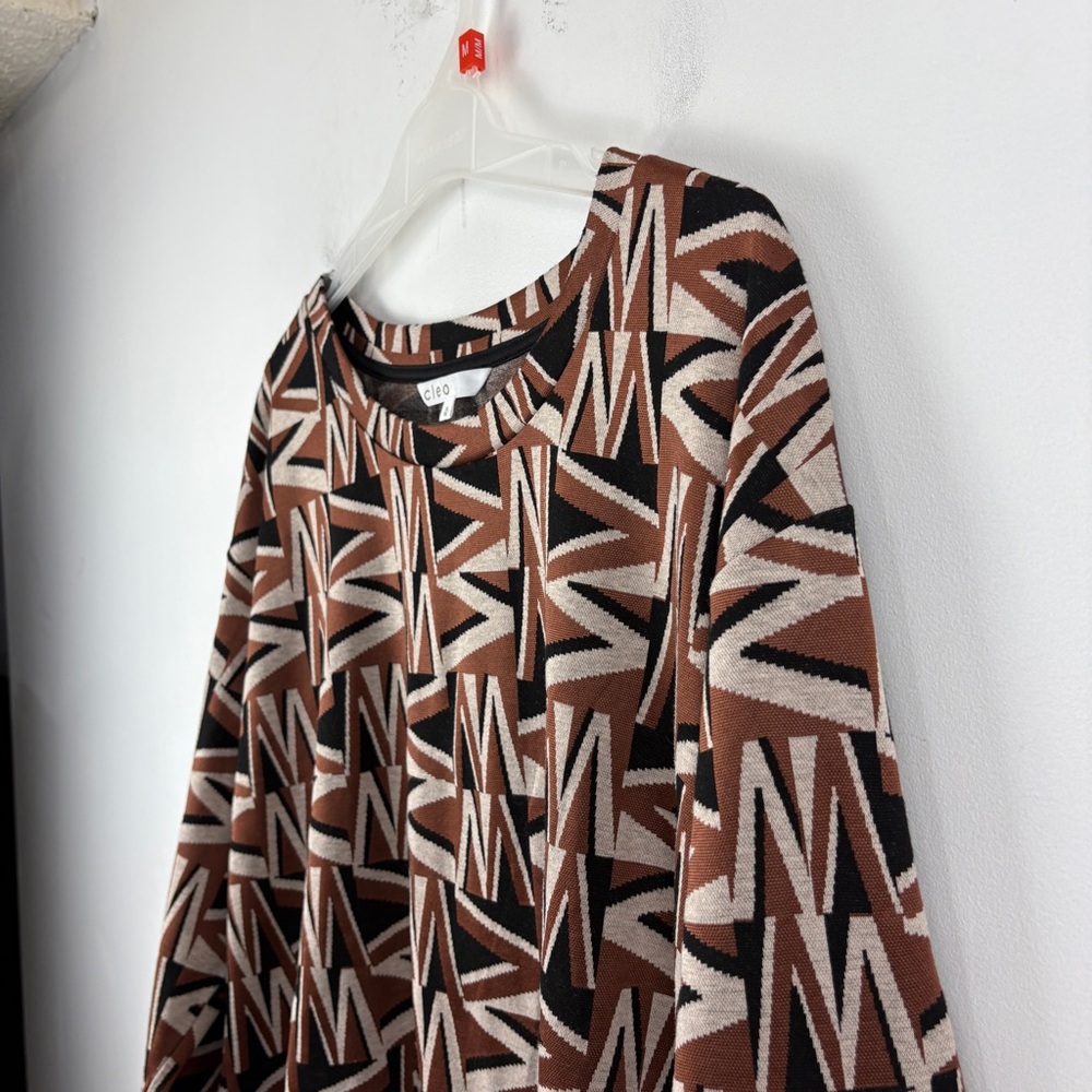 Cleo Layered Abstract Geometric Print Long Sleeve Chiffon Hem Top | Lightweight - Picture 6 of 7